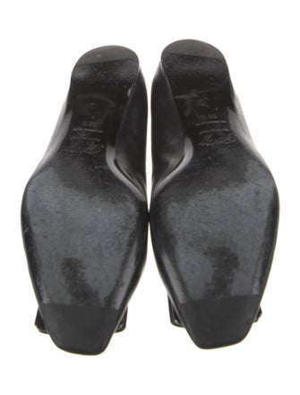 Roger Vivier Leather Flats