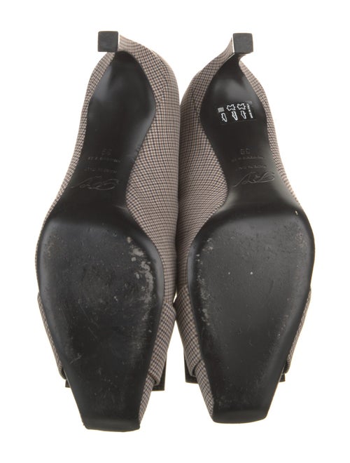 Roger Vivier Houndstooth Print Boots