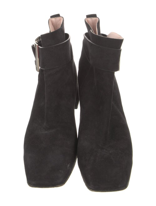 Roger Vivier Suede Pumps