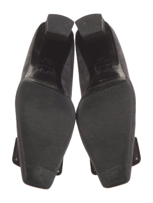 Roger Vivier Suede Pumps