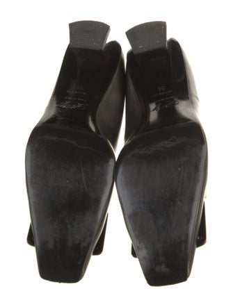 Roger Vivier Leather Pumps