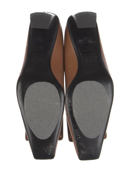 Roger Vivier Leather Pumps
