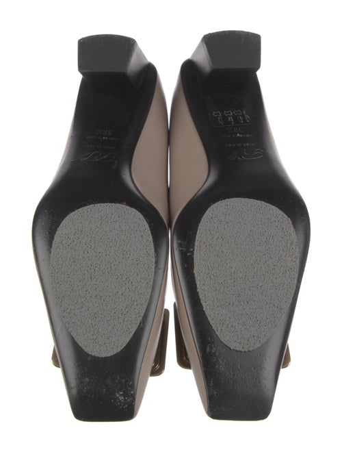 Roger Vivier Leather Pumps