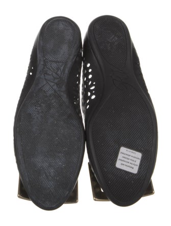 Roger Vivier Leather Lasercut Accents Flats
