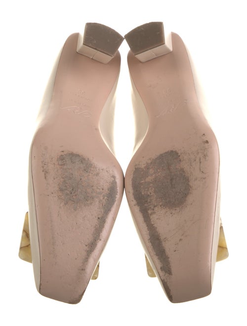 Roger Vivier Leather Pumps