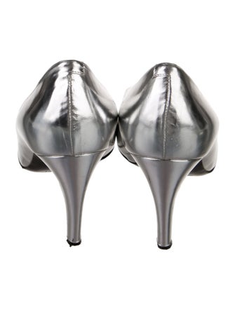 Roger Vivier Patent Leather Pumps