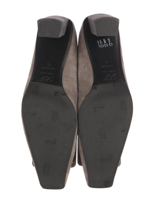 Roger Vivier Suede Pumps