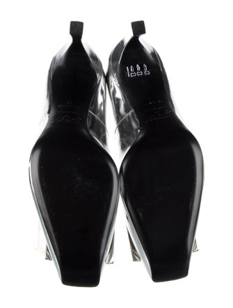 Roger Vivier Leather Pumps
