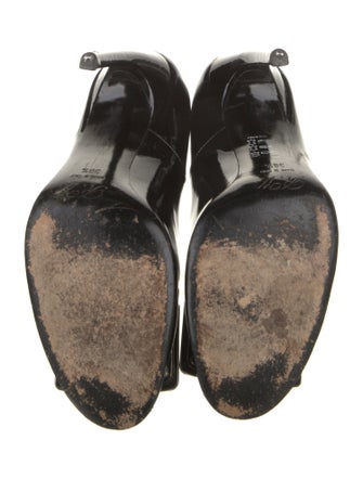 Roger Vivier Patent Leather Pumps