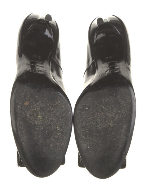 Roger Vivier Patent Leather Pumps