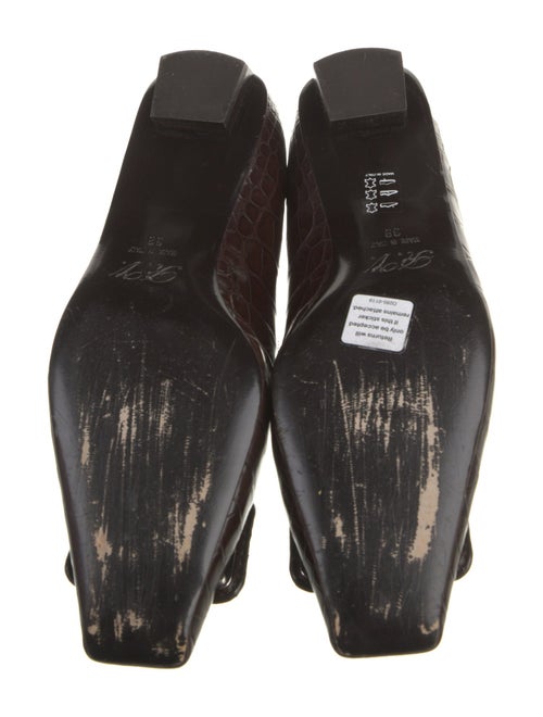 Roger Vivier Embossed Leather Flats