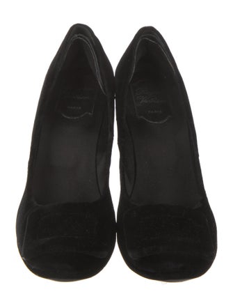 Roger Vivier Velvet Crystal Embellishments Pumps