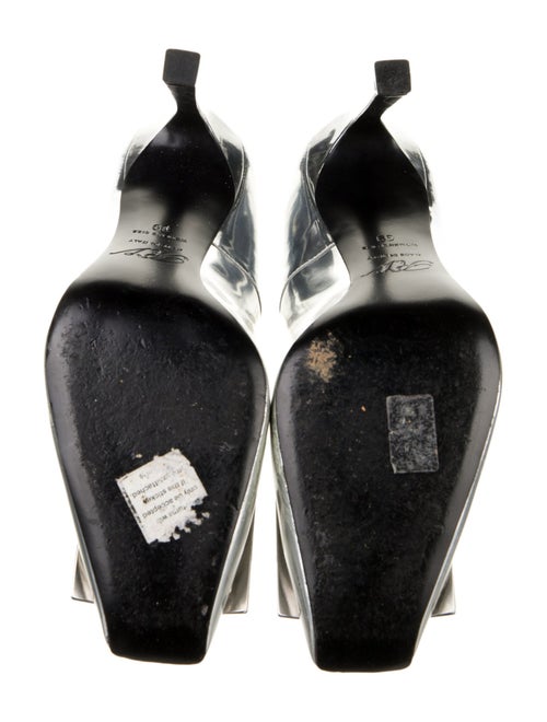 Roger Vivier Patent Leather Pumps