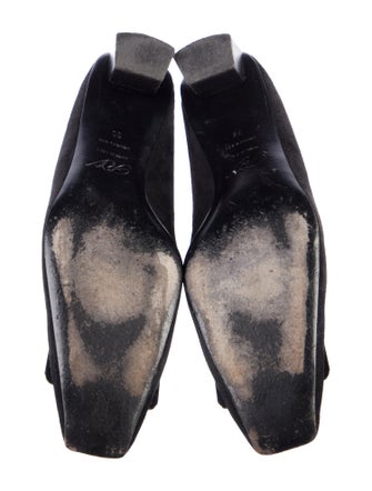 Roger Vivier Suede Pumps