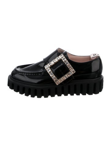 Pre-owned Roger Vivier Patent Leather Crystal Embellishments Loafers In Black