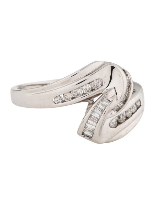 Ring 14K Diamond Cocktail Ring white