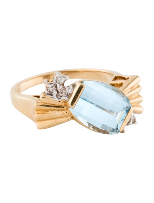 Ring 14K Topaz & Diamond Cocktail Ring yellow