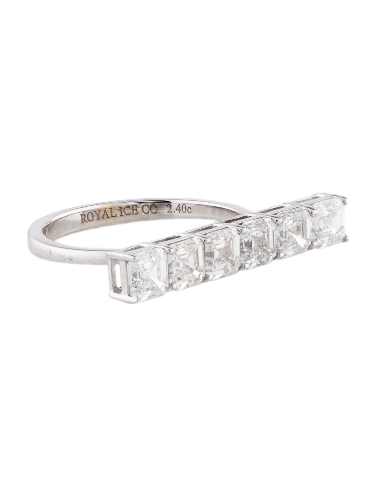 Ring 18K 2.40ctw Diamond Bar Ring