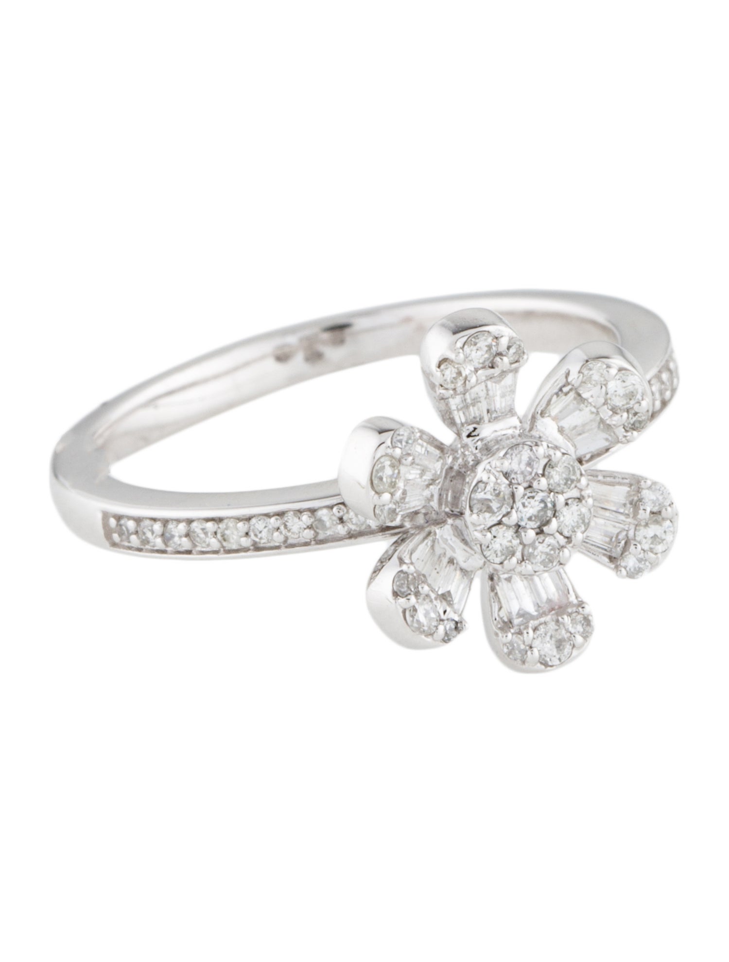 Ring 14K Diamond Flower Cocktail Ring