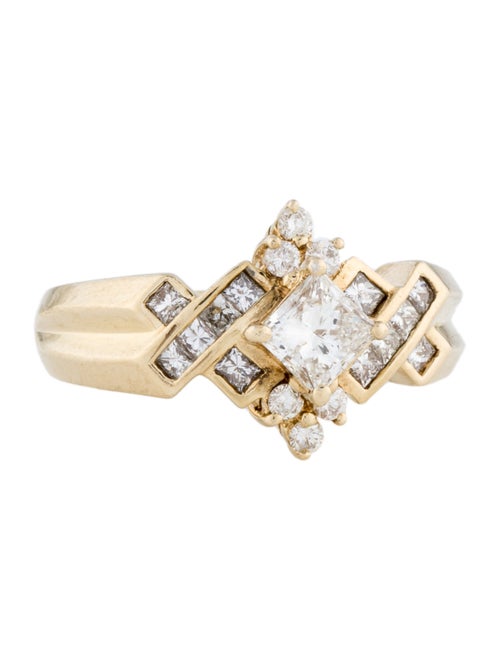 Ring 14K Diamond Cluster Cocktail Ring.