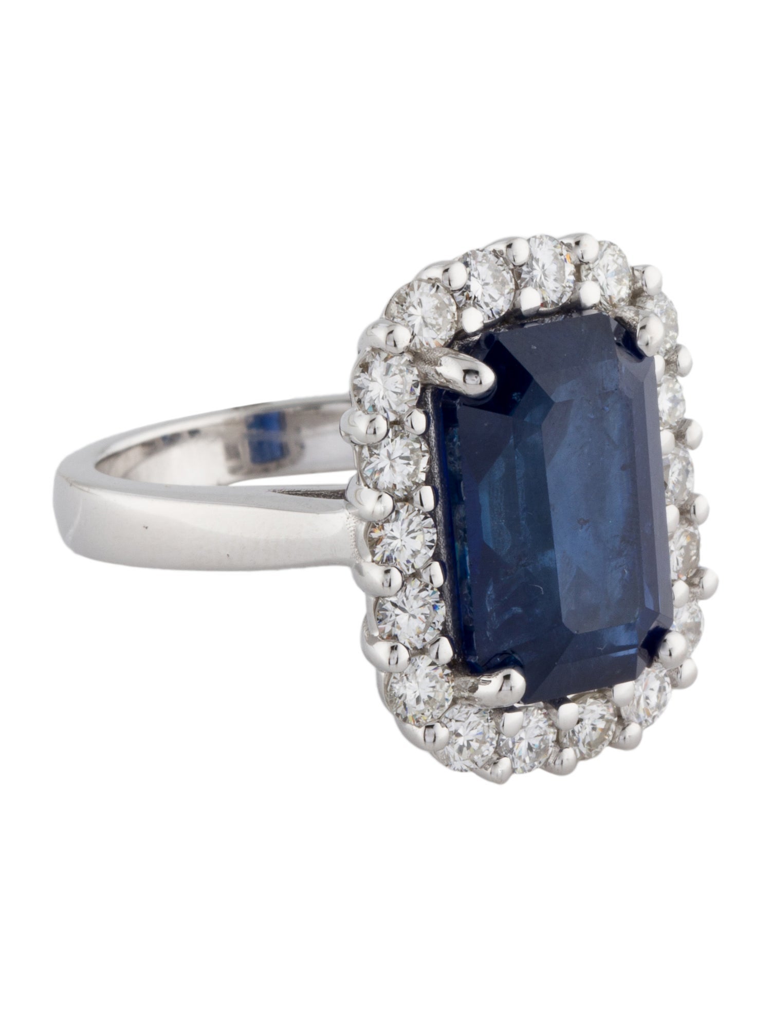 Ring 18K 9.06ct Sapphire & Diamond Cocktail Ring