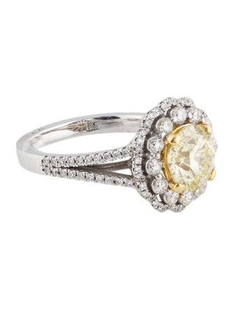 Ring 18K 2.70ctw Diamond Cocktail Ring