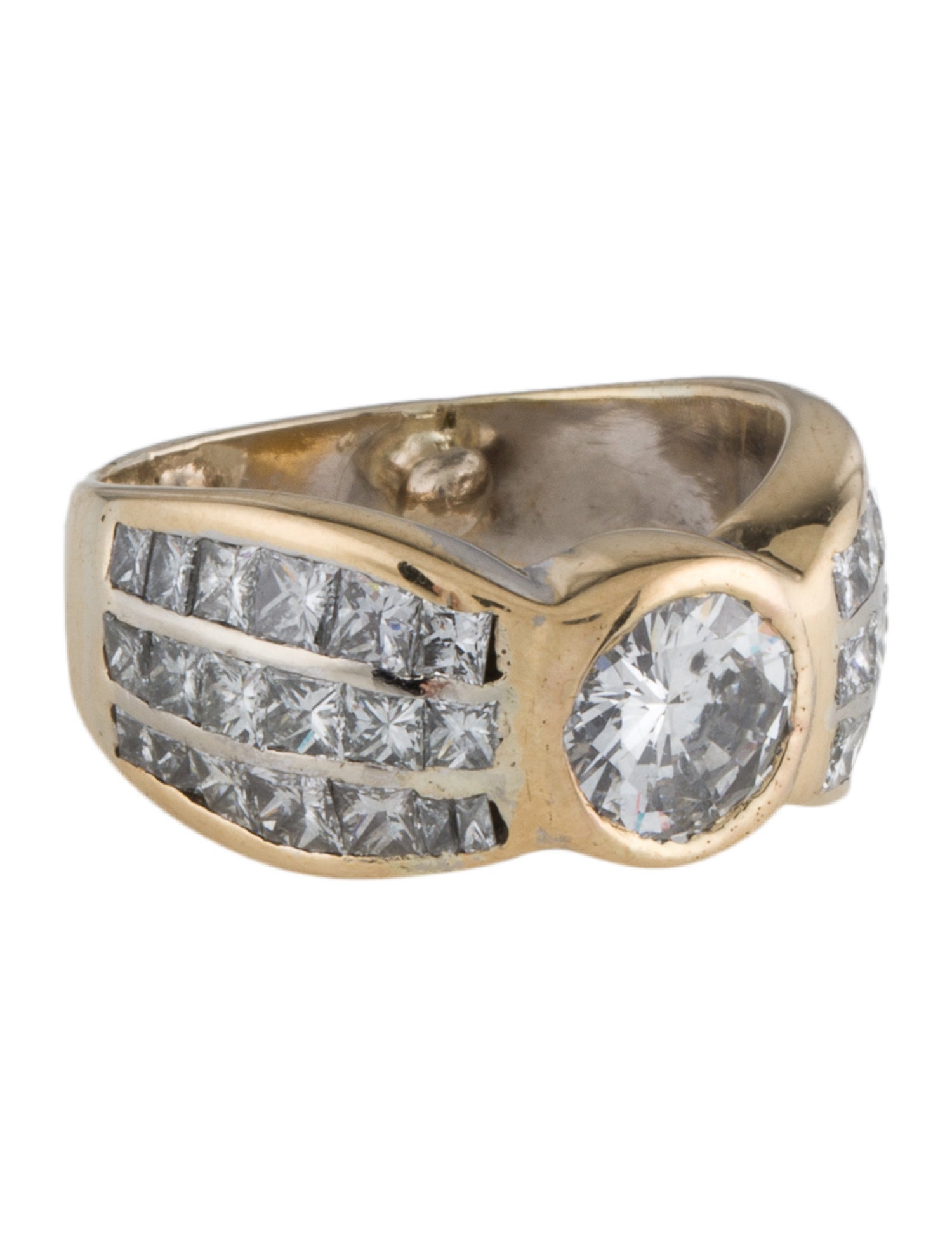 Ring 18K 3.70ctw Diamond Cocktail Ring