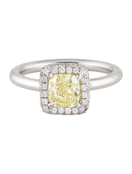 Ring 18K Diamond Halo Cocktail