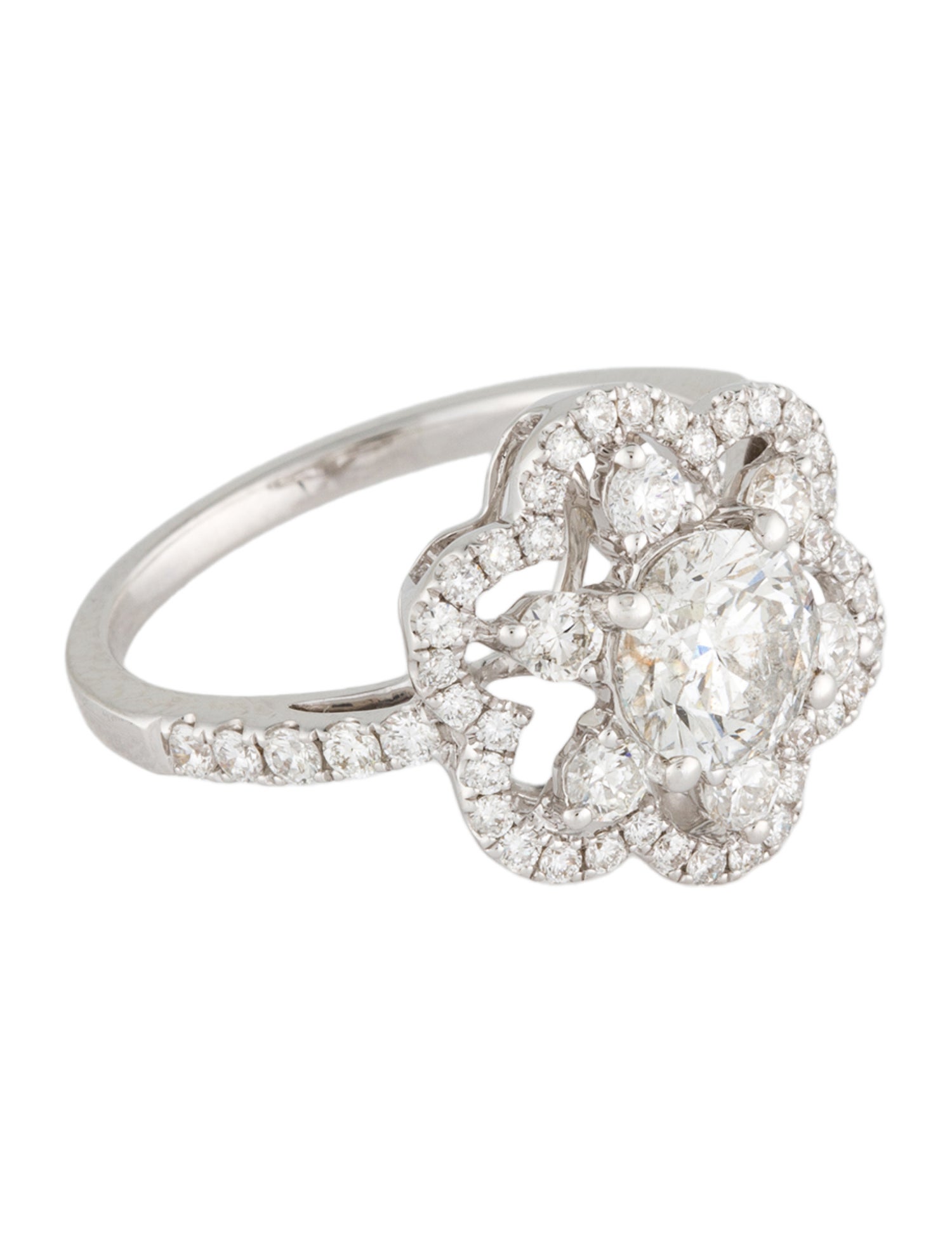 Ring 18K 1.68ctw Diamond Cocktail Ring