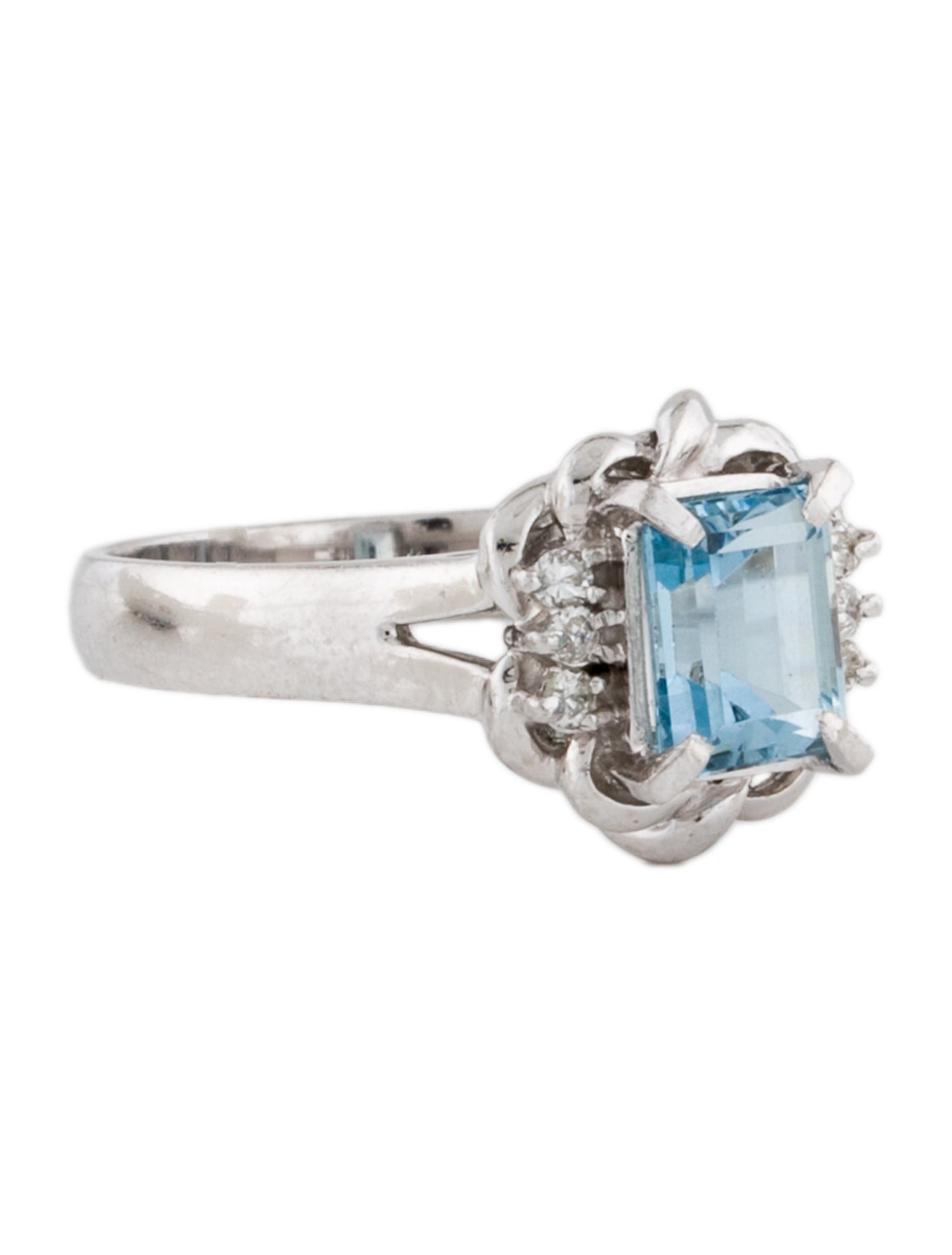 Ring Platinum Aquamarine & Diamond Cocktail Ring
