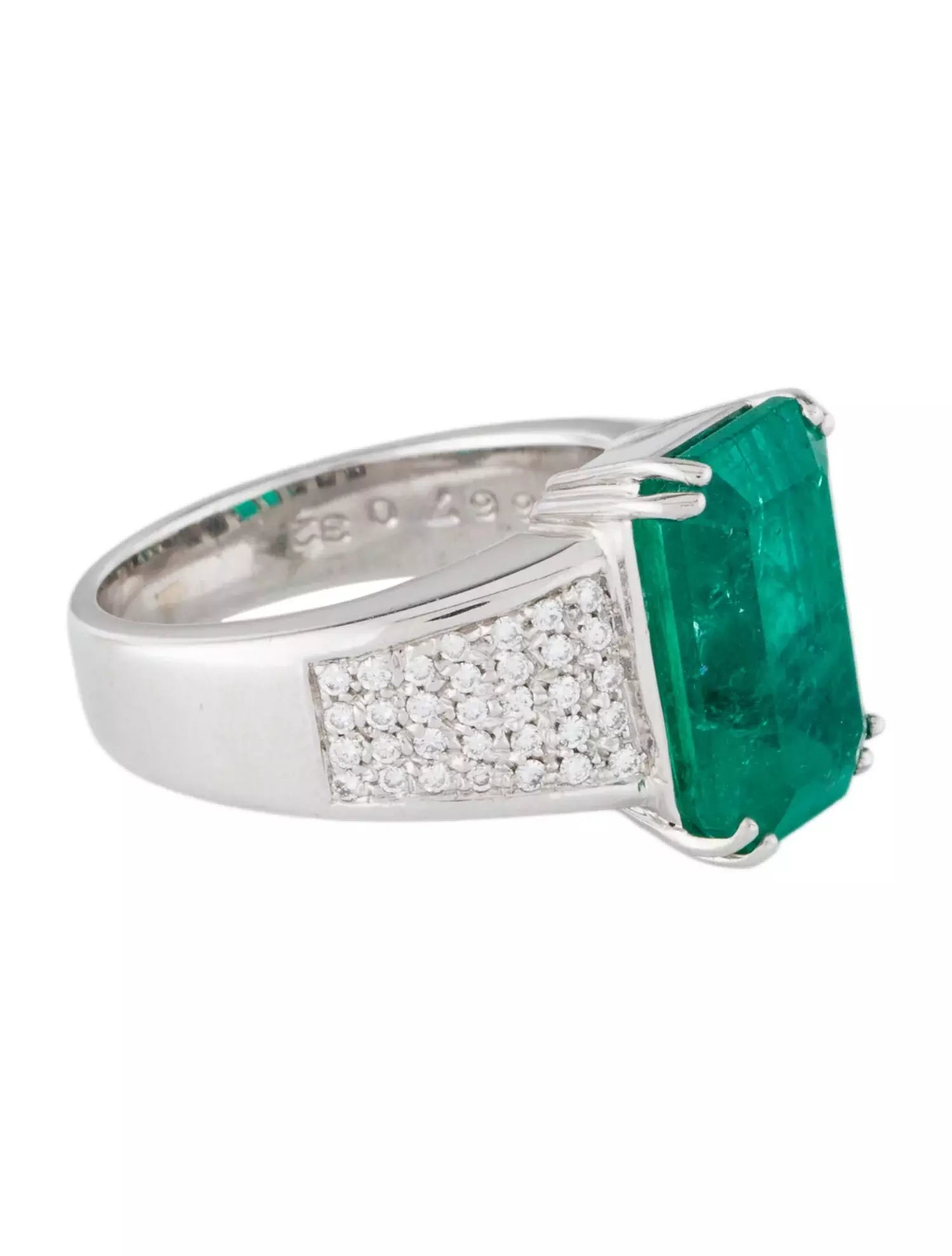 Ring 18K 6.67ct Russian Emerald & Diamond Cocktail Ring