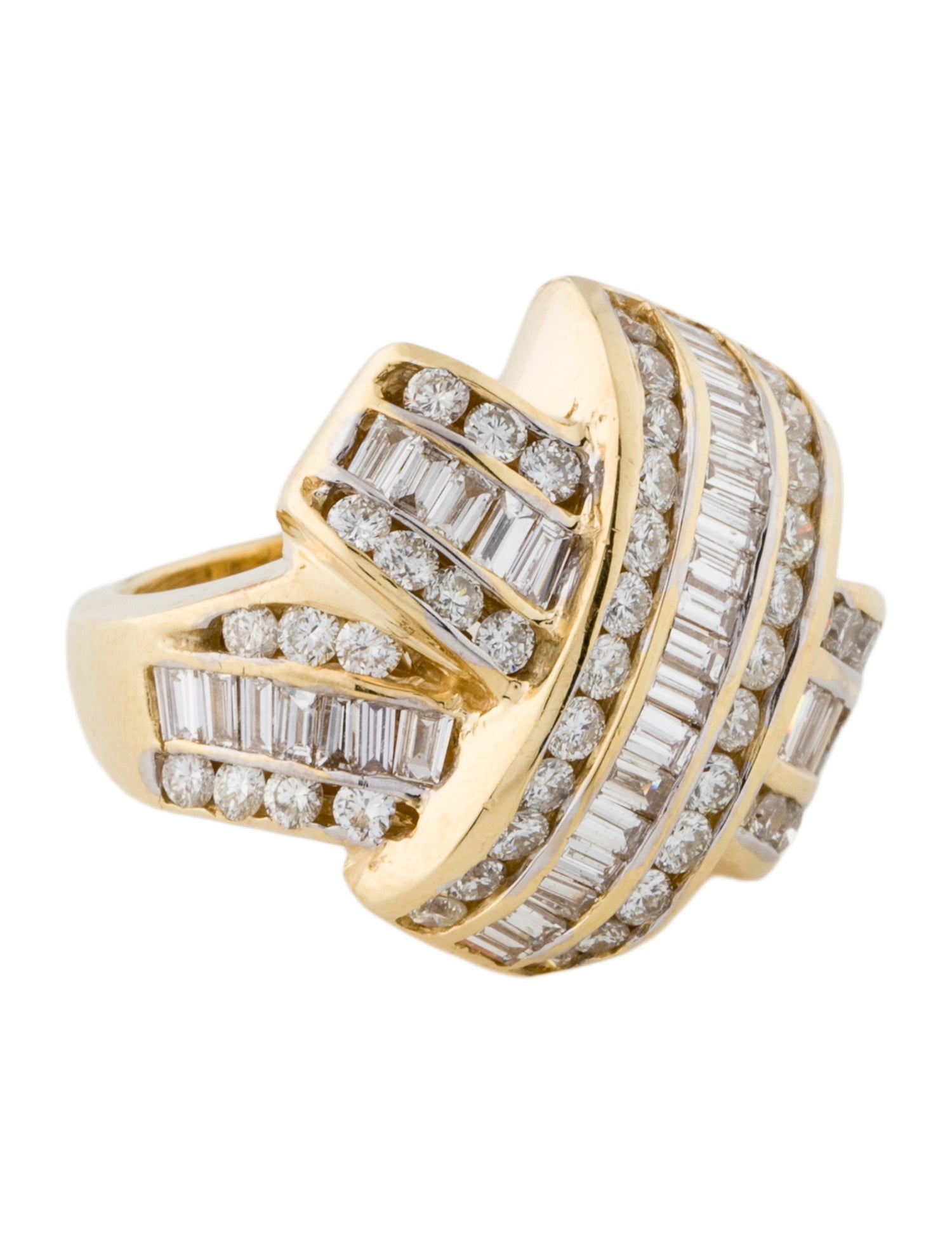 Ring 18K 3.15ctw Diamond Cocktail Ring