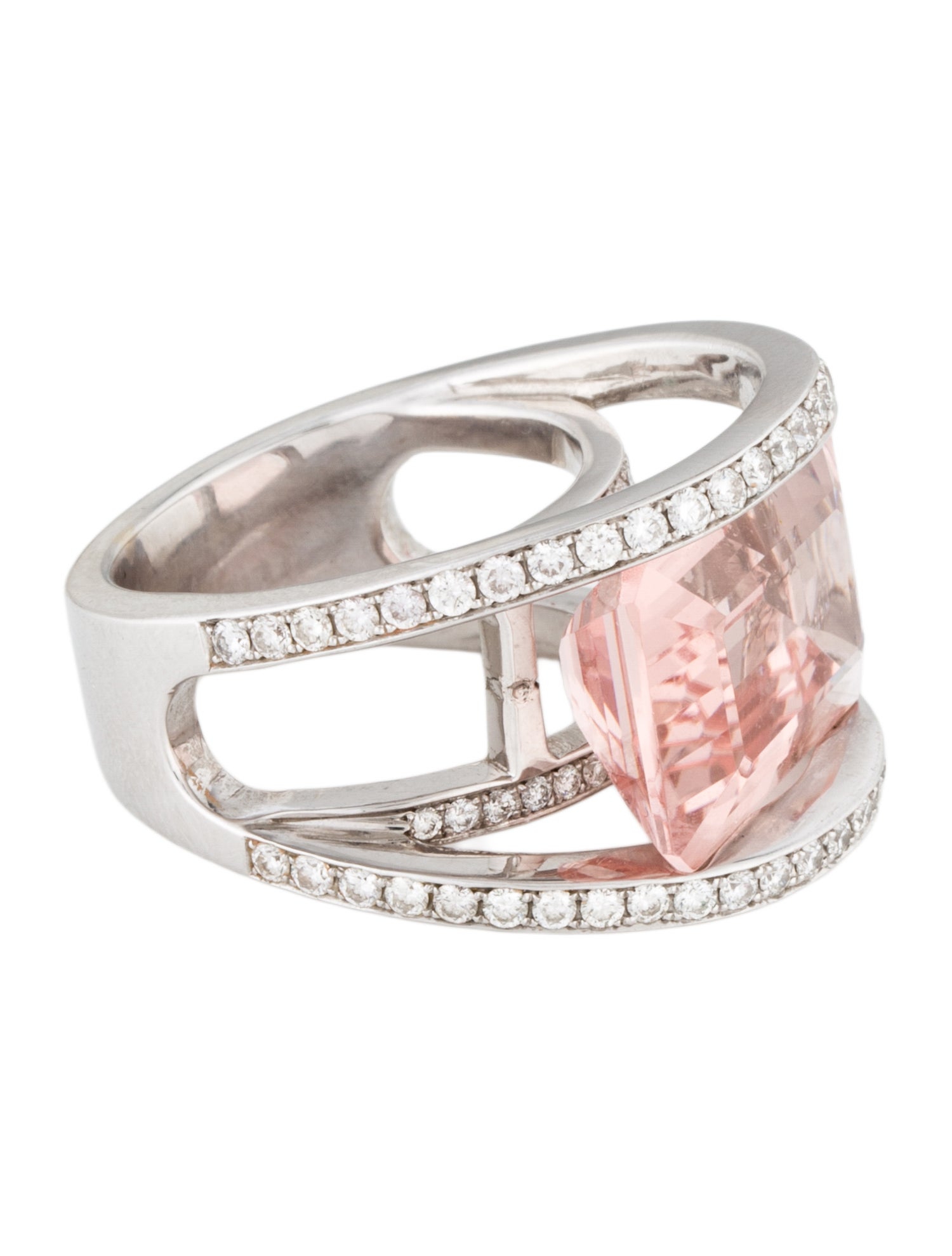 Ring 18K Morganite & Diamond Cocktail ring