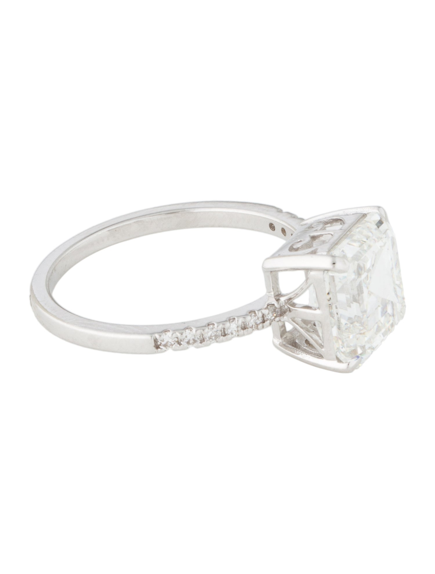 Ring 3.90ctw Lab-Grown Diamond Engagement