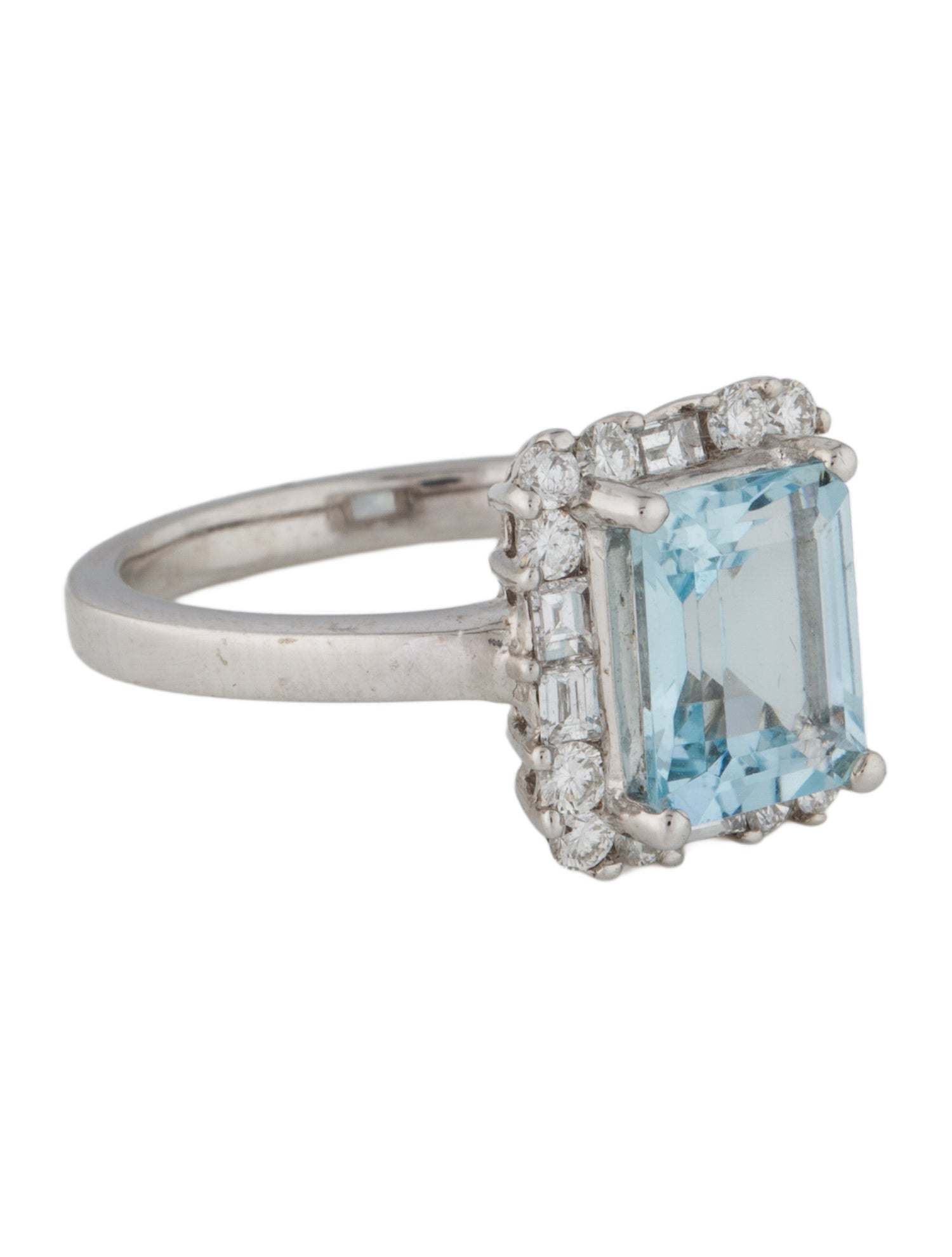 Ring 14K 1.93Ct Aquamarine & Diamond Cocktail