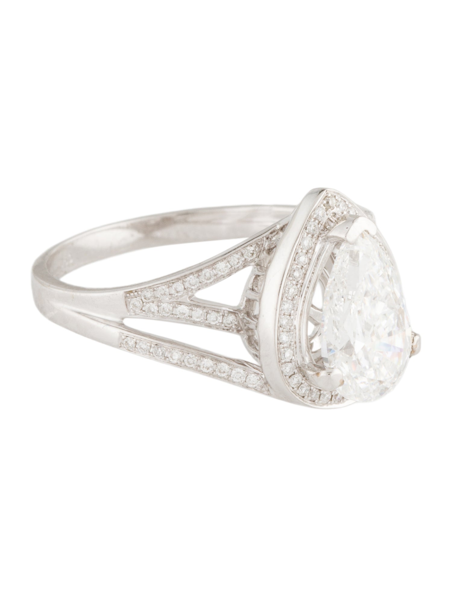 Ring 18K 2.00ct Lab-Grown Diamond Engagement