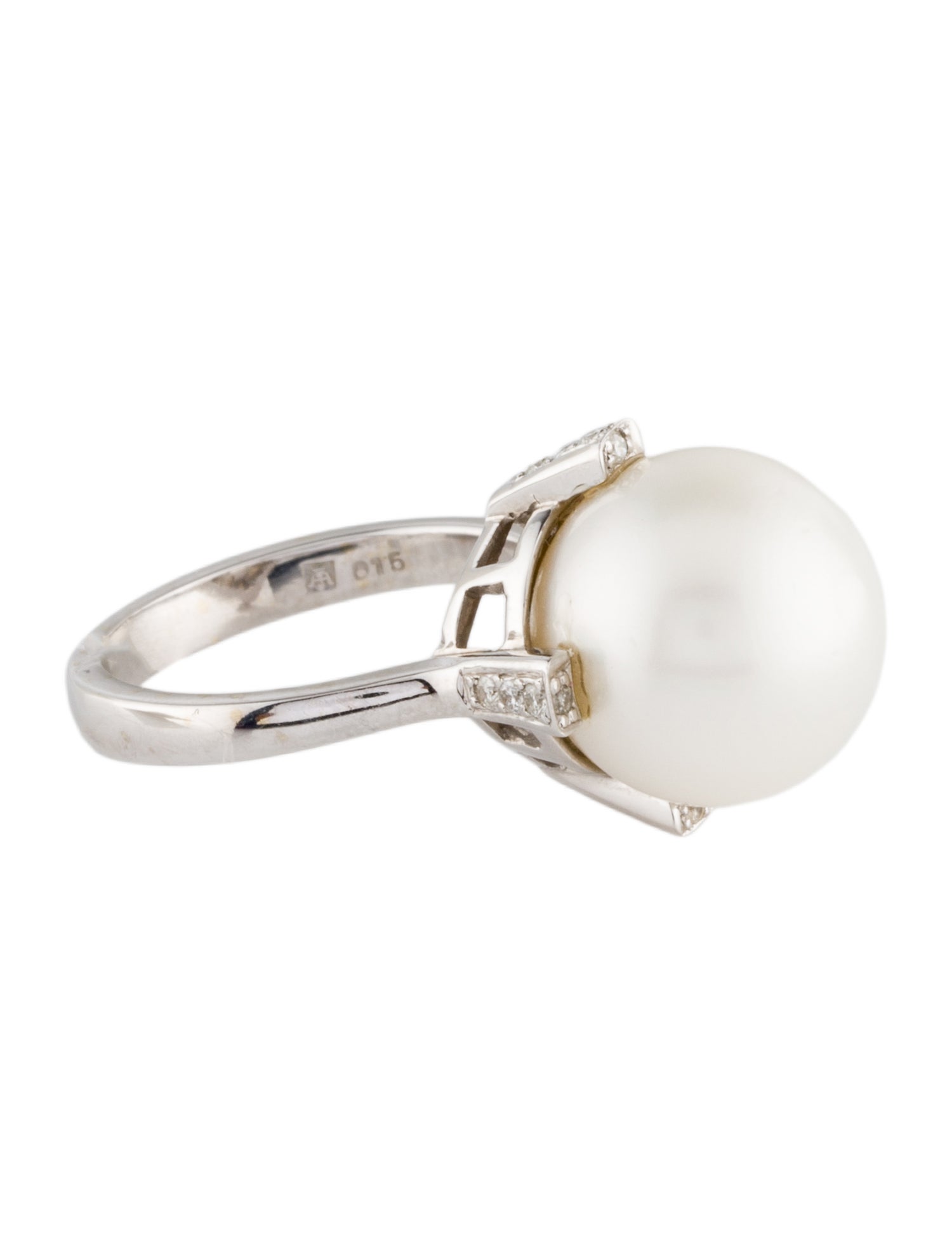 Ring 18K Pearl & Diamond Cocktail Ring
