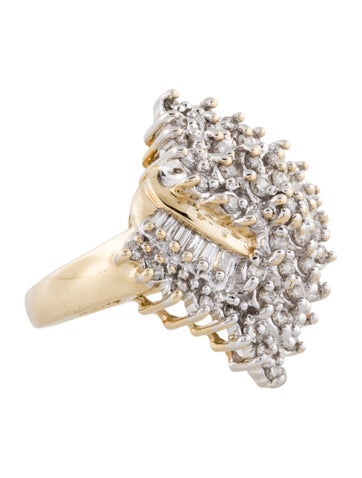 Ring Cocktail 10K Diamond 7