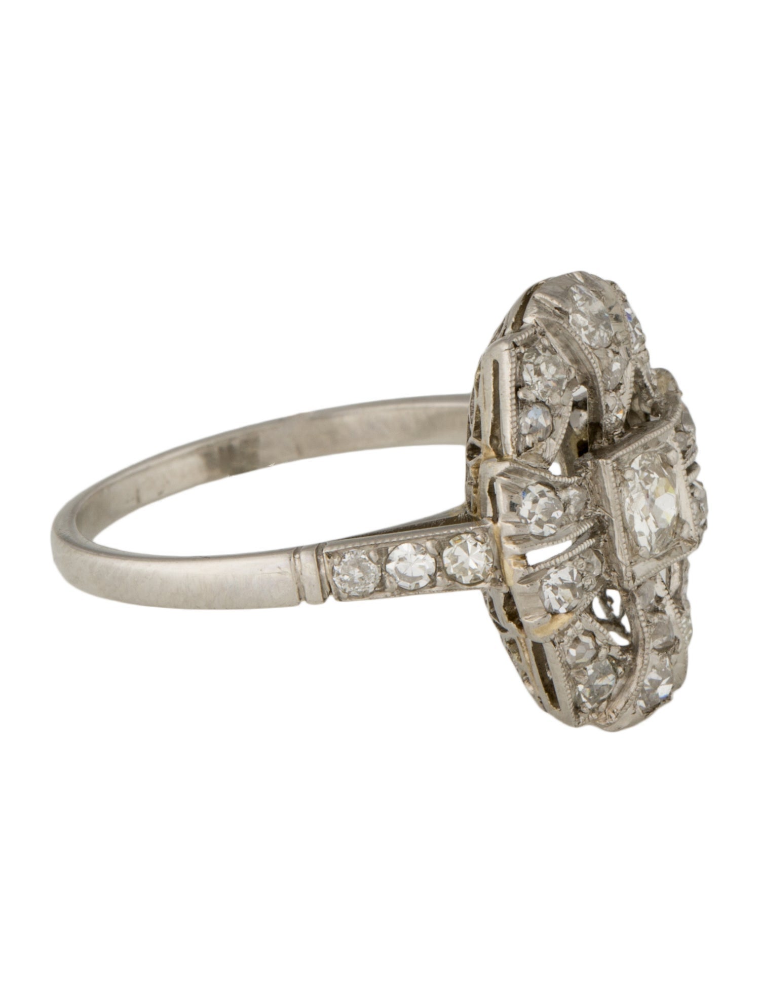 Ring Vintage Platinum Diamond Cocktail