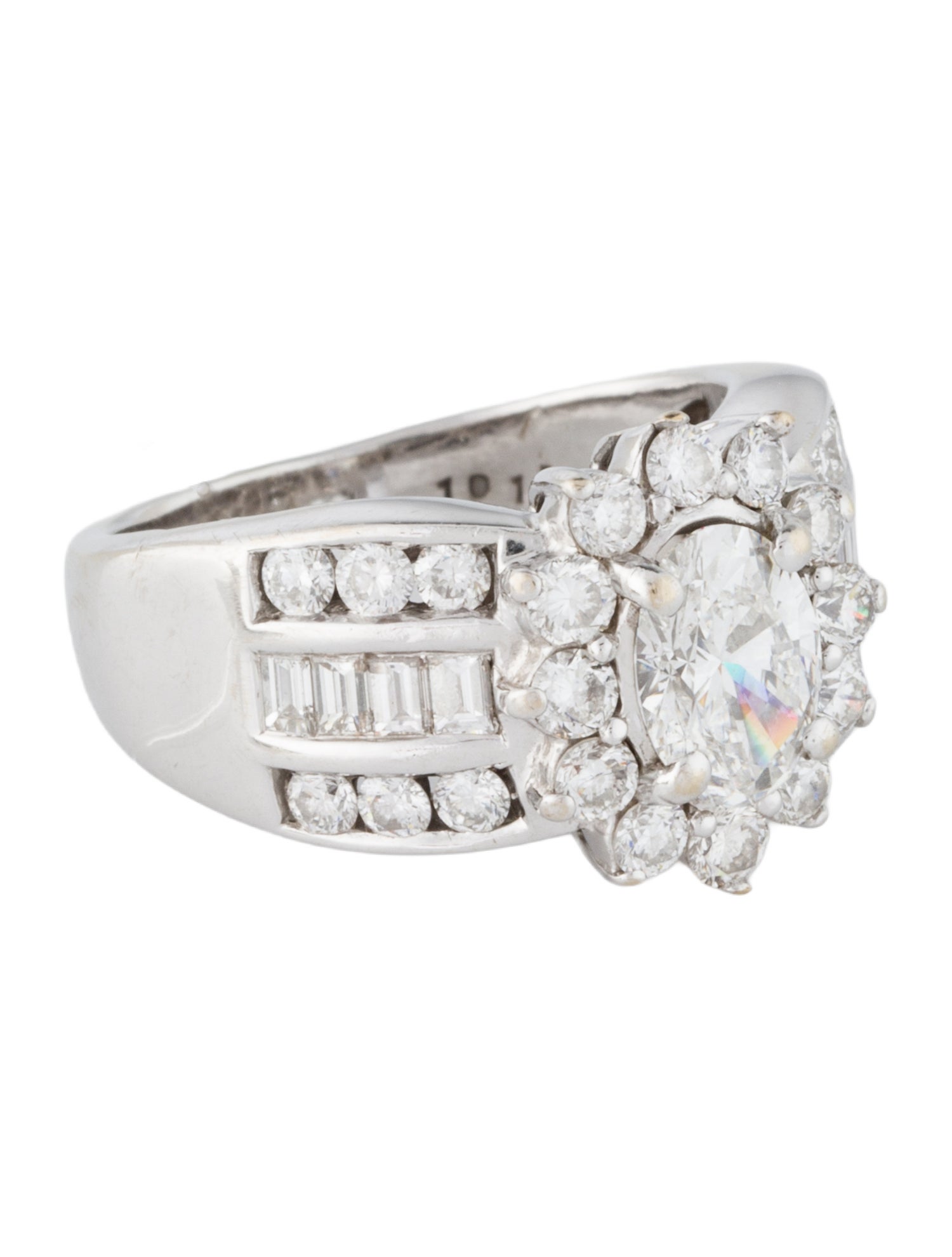 Ring 18K Lab-Grown Diamond Engagement Ring