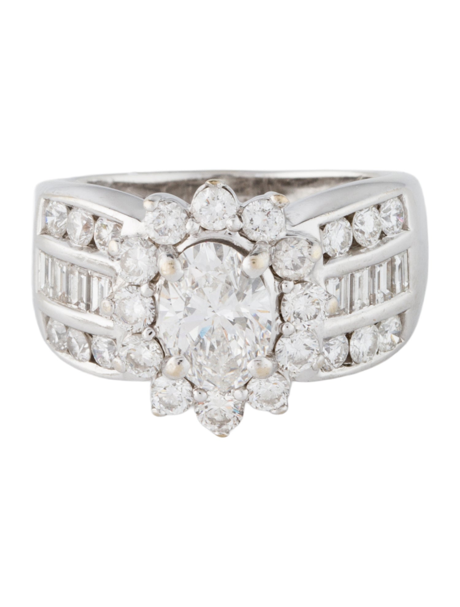 Ring 18K Lab-Grown Diamond Engagement Ring