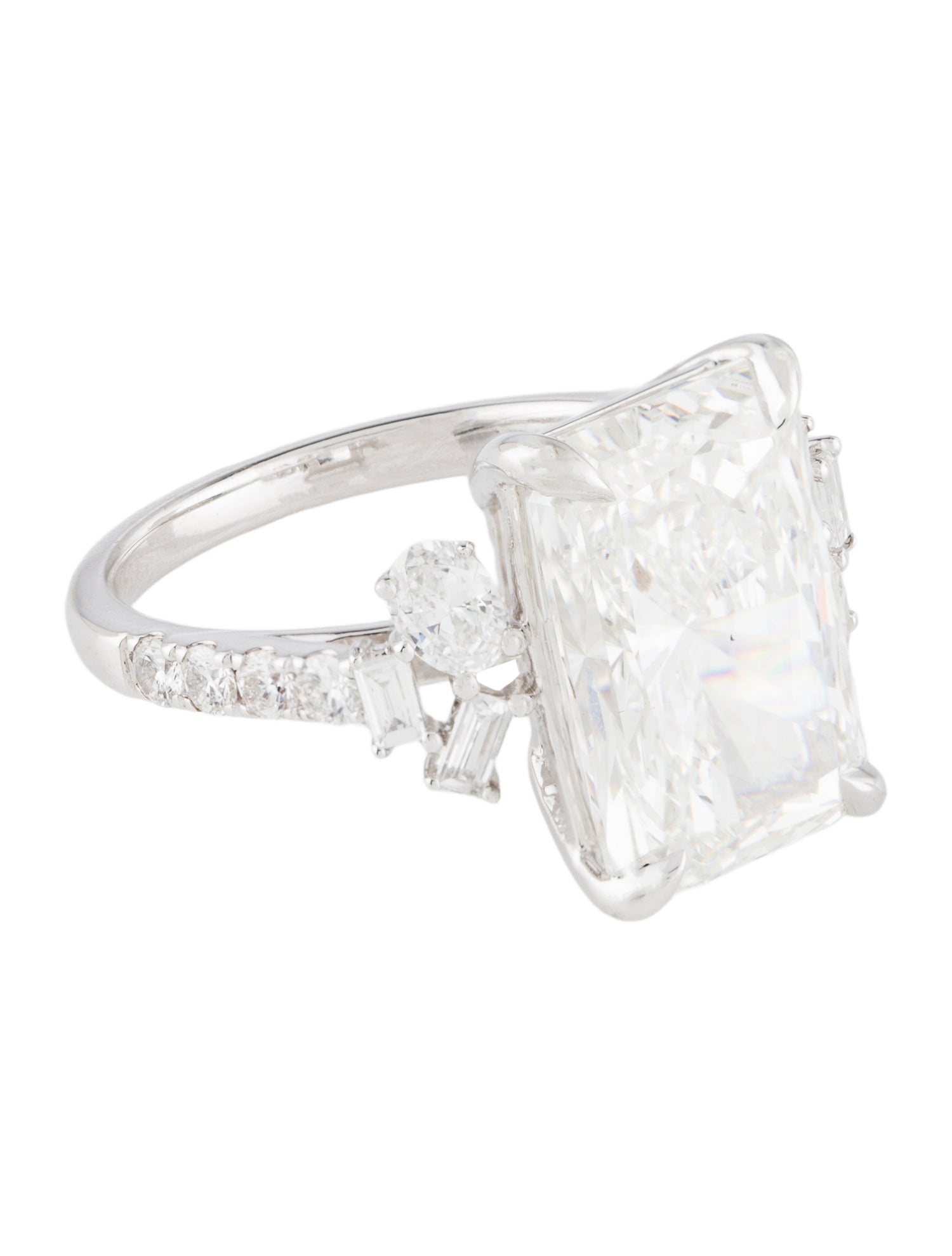 Ring 7.36ct Radiant Engagement