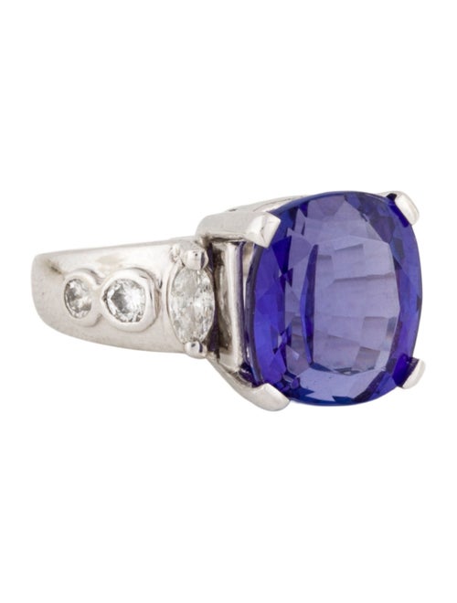 Ring 18K 7.00ct Tanzanite & Diamond Ring