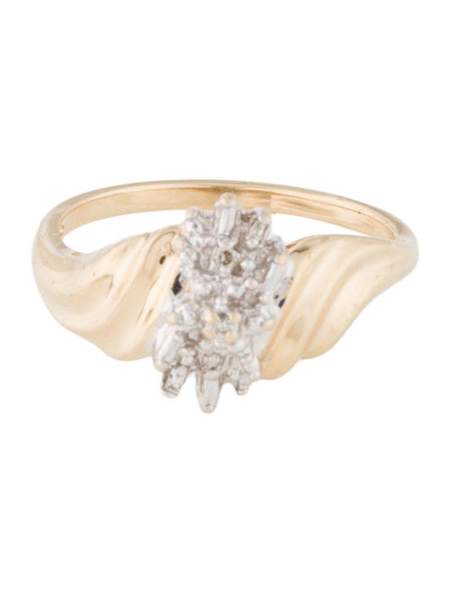 Ring 10K Diamond Cocktail Ring