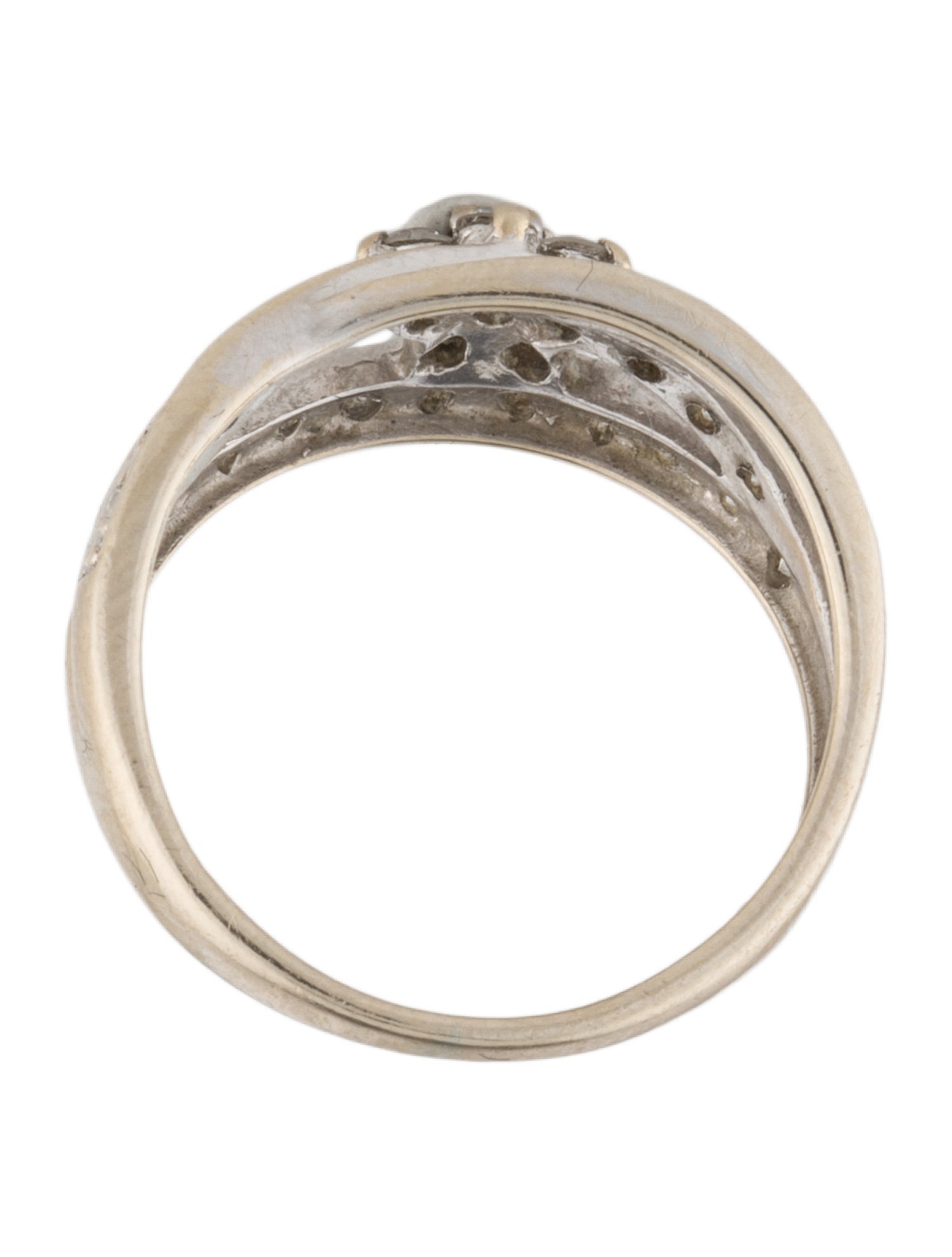 Ring 18K Diamond Flower Band