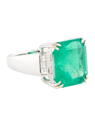 Ring 18K 9.04ct Emerald & Diamond Cocktail Ring