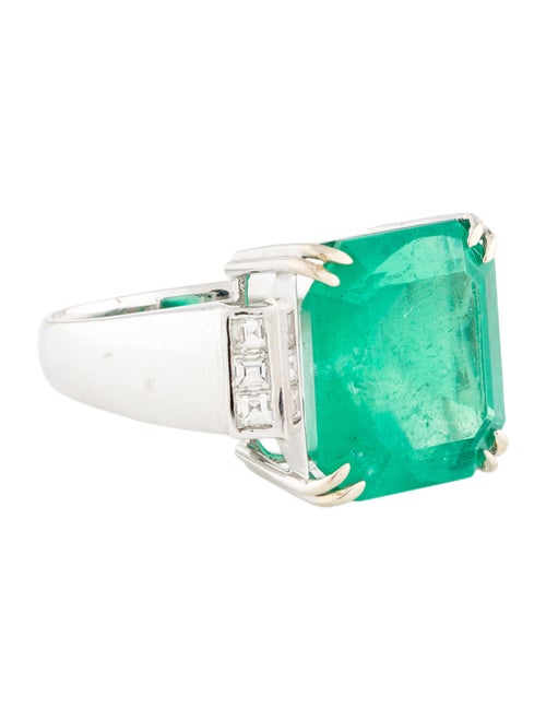 Ring 18K 9.04ct Emerald & Diamond Cocktail Ring