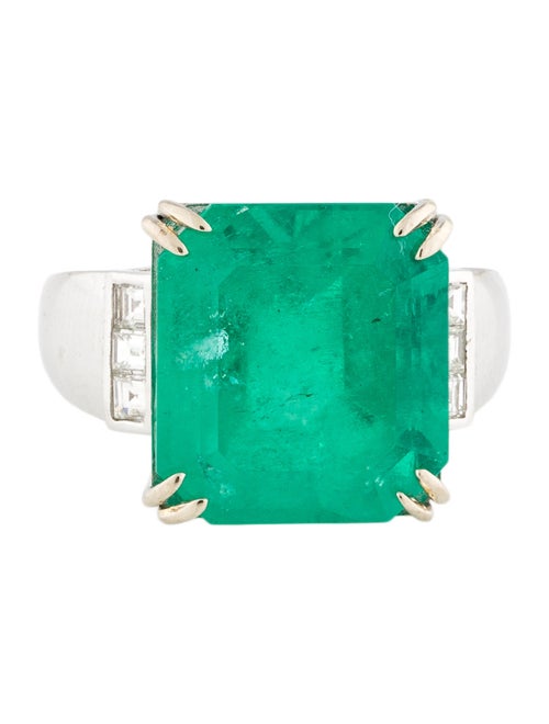 Ring 18K 9.04ct Emerald & Diamond Cocktail Ring