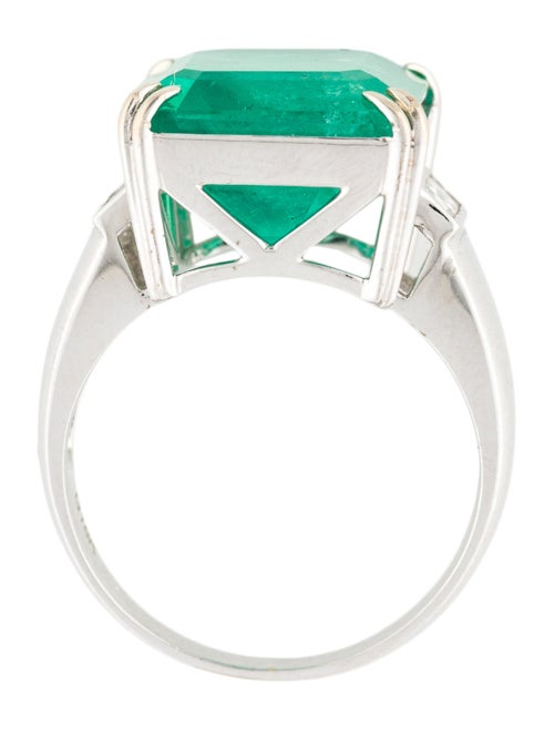Ring 18K 9.04ct Emerald & Diamond Cocktail Ring