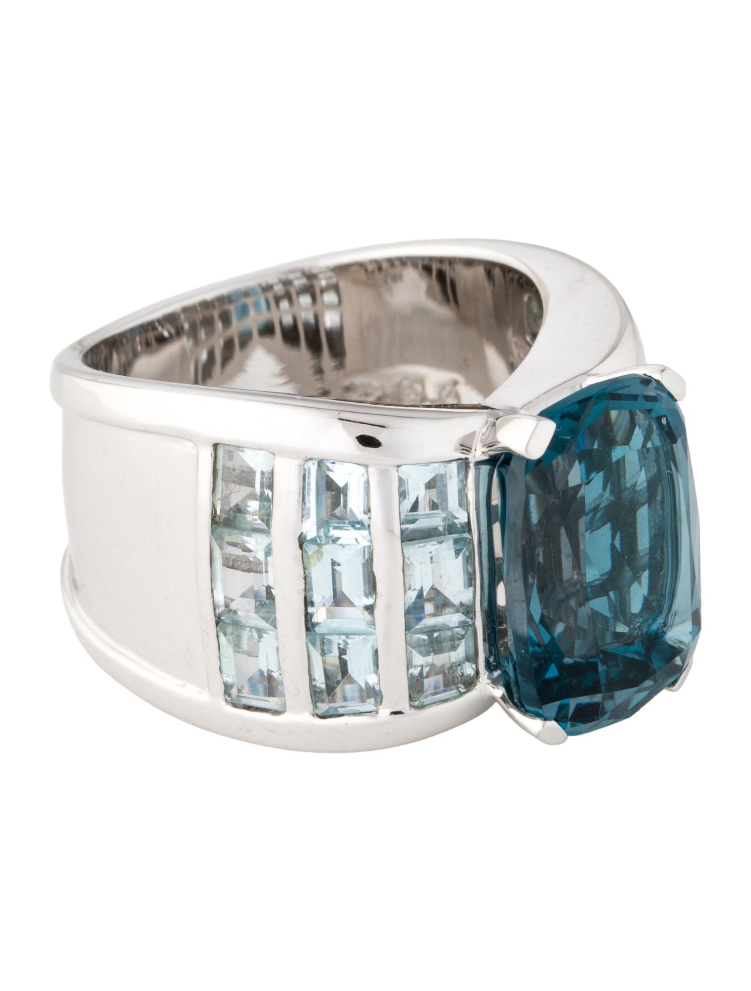 Ring 14K Topaz Cocktail